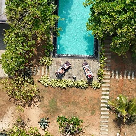 Guru Beach Resort Тангалла Экстерьер фото