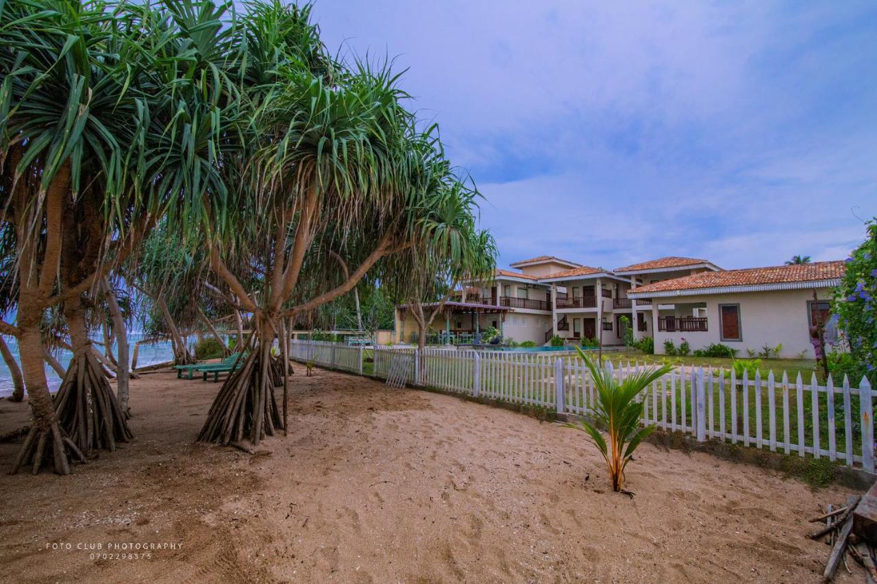 Guru Beach Resort Тангалла Экстерьер фото