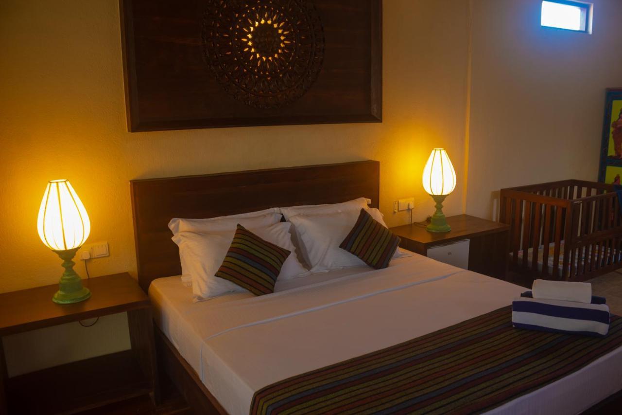 Guru Beach Resort Тангалла Экстерьер фото