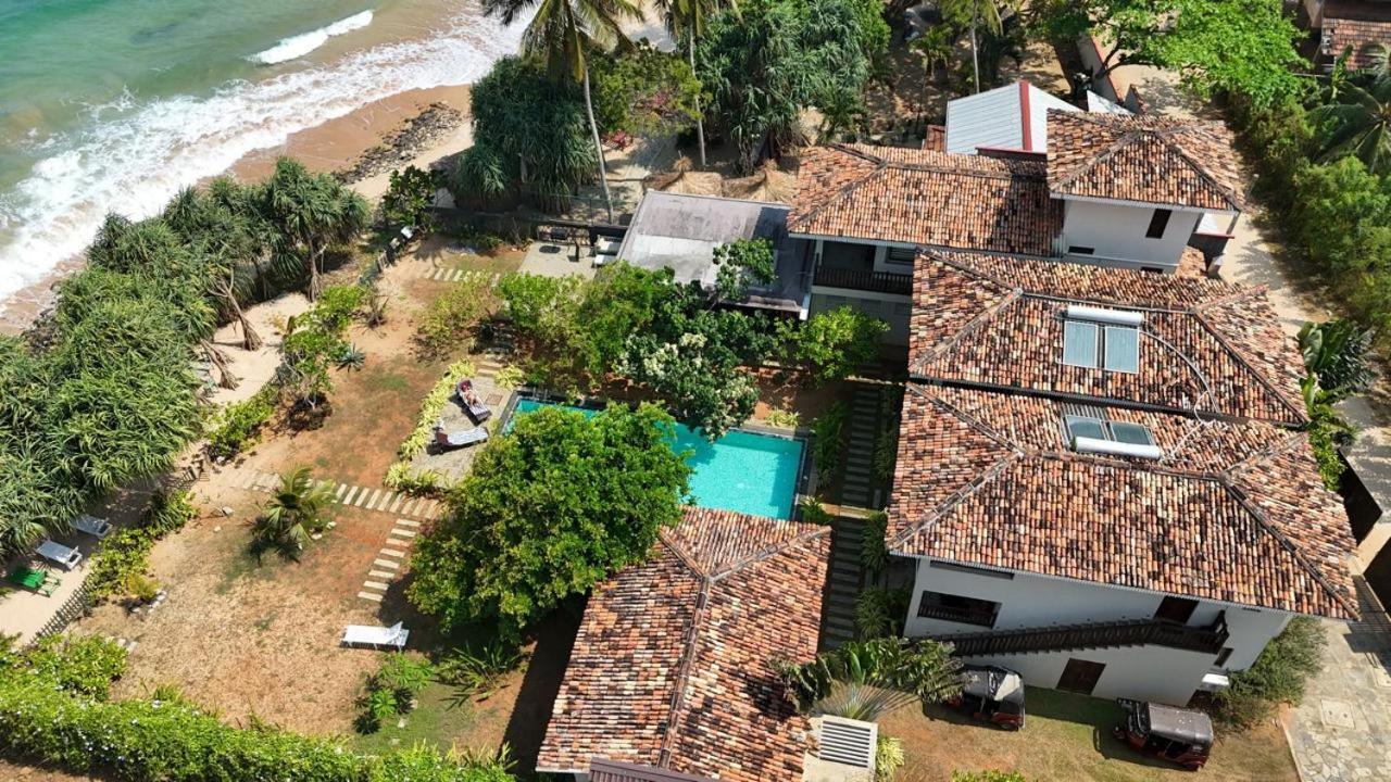 Guru Beach Resort Тангалла Экстерьер фото