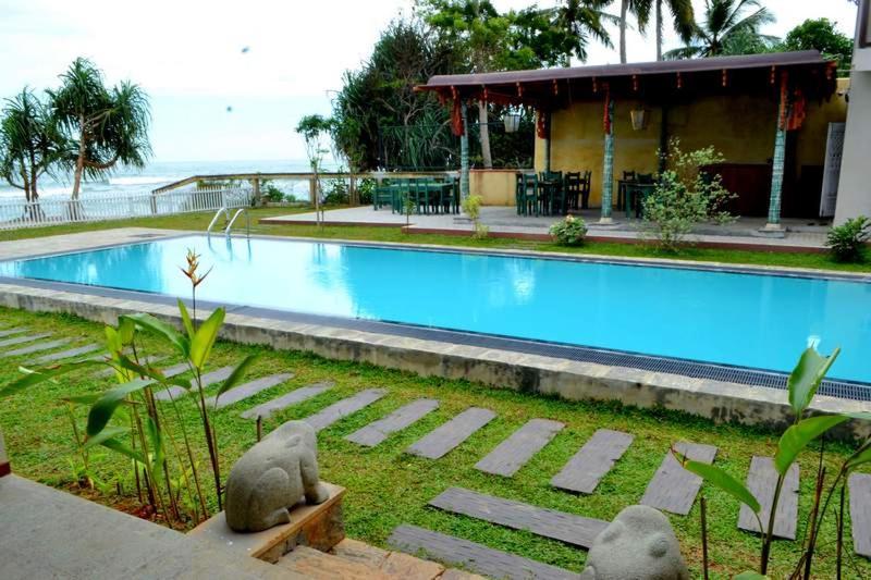 Guru Beach Resort Тангалла Экстерьер фото