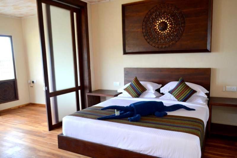 Guru Beach Resort Тангалла Экстерьер фото