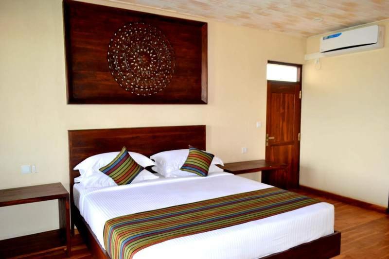 Guru Beach Resort Тангалла Экстерьер фото