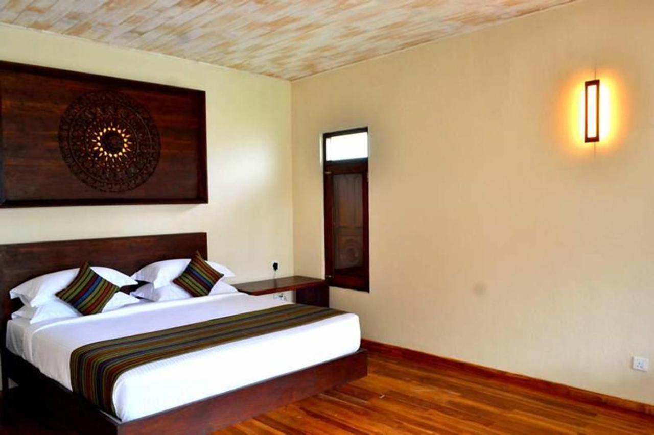 Guru Beach Resort Тангалла Экстерьер фото