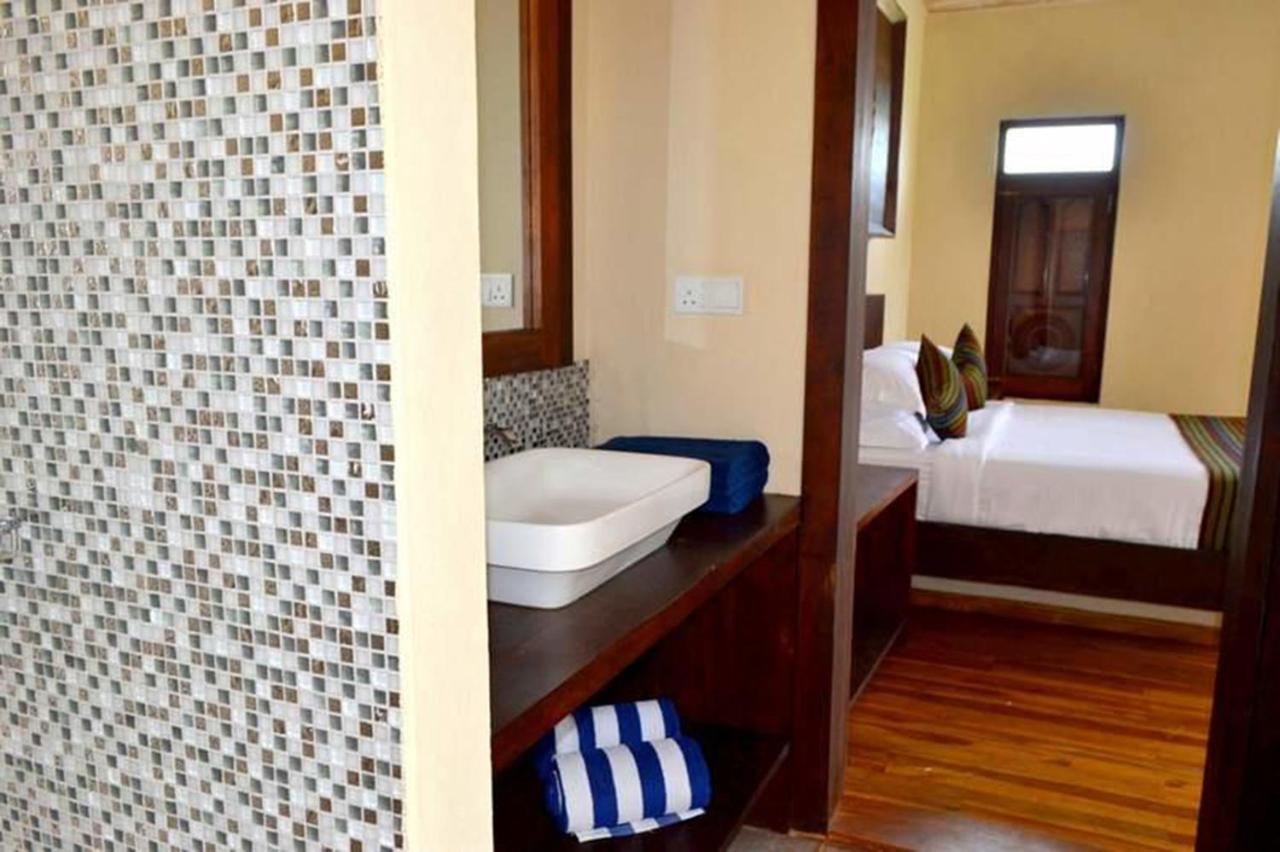 Guru Beach Resort Тангалла Экстерьер фото